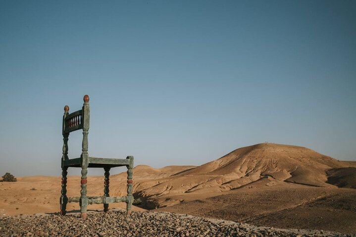 Medio día en el desierto de Agafay con paseo en camello, quads y cena en tienda nómada