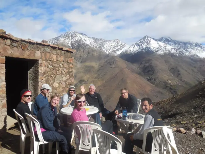 Senderismo por el paso de Tizi Mzik (2480 m) en las montañas del Atlas