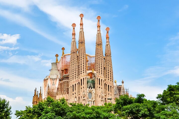 Explora la obra maestra de Gaudí con la visita guiada a la Sagrada Familia