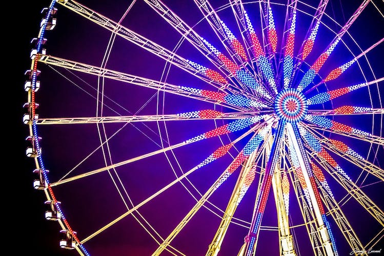 Tour en autobús descapotable con luces navideñas Tootbus en París
