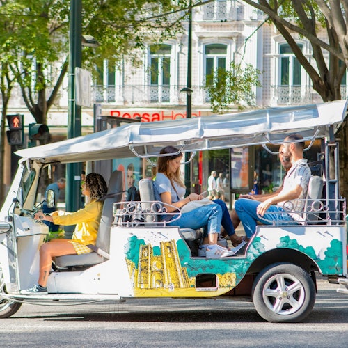 Lisboa: Visita guiada de medio día en Tuk Tuk + Degustaciones gastronómicas
