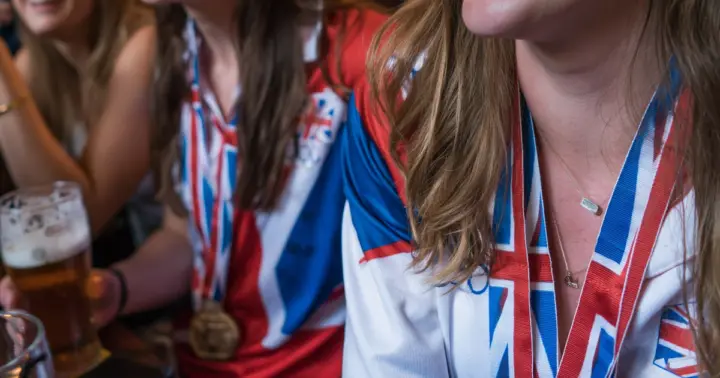 London: Great British Pub Olympics Tour with Games
