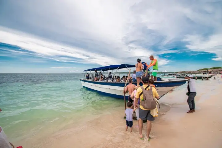 Cartagena de Indias: 2x1 Islas del Rosario and Isla Barú by Speedboat