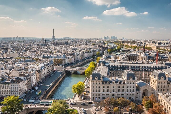 Tour Torre Eiffel-Plaza de la Concordia más Barco por el Río Sena