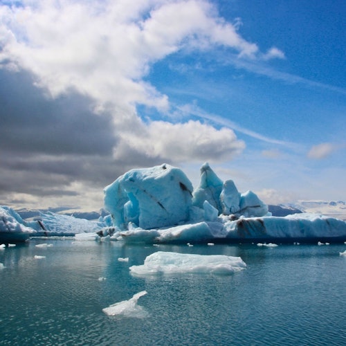 Jökulsárlón Glacier Lagoon: Full-Day Guided Tour from Reykjavik