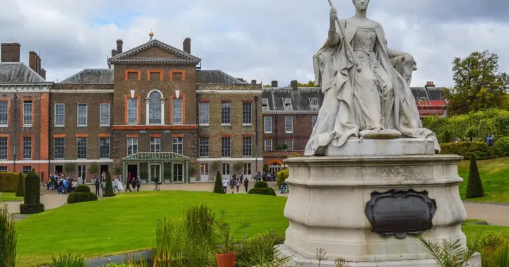 London Afternoon Tea, Fast-Track Kensington Palace Tickets