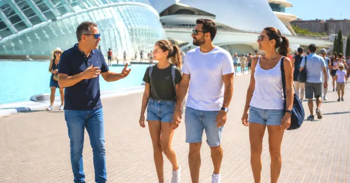 Valencia: tour privado por el Art Nouveau con opción al Oceanográfic