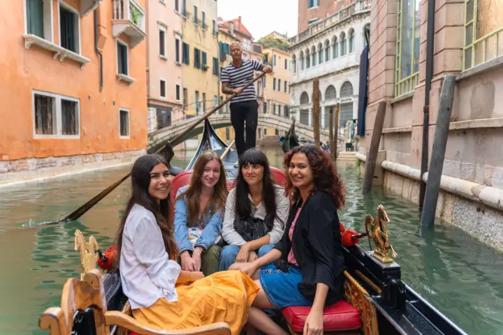 Venice: 30-Minute Semi-Private Shared Gondola Ride