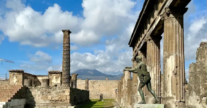 Private excursion to Pompeii and to Vesuvius