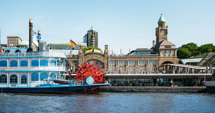 Hamburg: 1.5-Hour Harbor and Speicherstadt Day Cruise