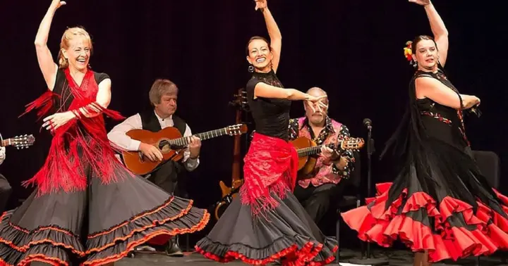 Málaga: noche de tuk tuk, tapas y flamenco