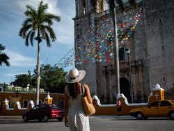 Chichén Itzá & Saamal Cenote Day Trip + Art Gallery Visit