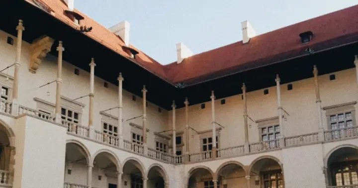 Krakow: Wawel Guided Tour – Cathedral and/or Castle