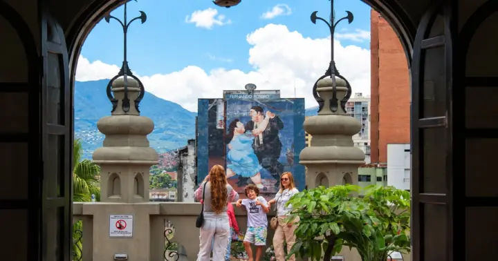 Centro de Medellín: Botero, arte, mercados y refrigerios locales