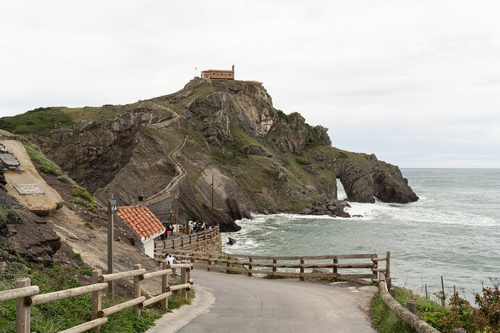 Gaztelugatxe y Guernica de San Sebastián