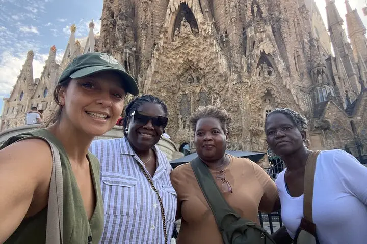 Tour Sagrada Familia y Gaudí Grupo privado o pequeño con entradas