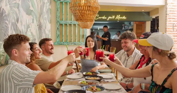 Cartagena Food Tour: 10 Dishes, Street Food & Sit-down stops