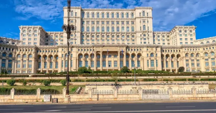 Bucharest Communism Tour: Parliament & Ceausescu Mansion