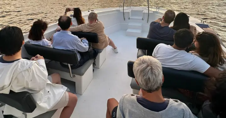 Tour por 2 bahías; por la mañana y por la tarde, tour al atardecer con cava