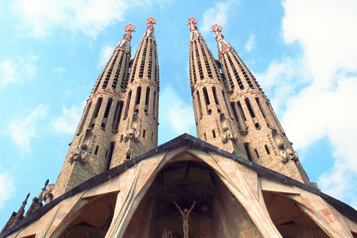 Sagrada Familia: Visita guiada por el interior ¡Sin colas!