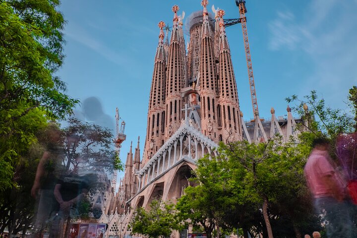 Recorrido fotográfico a pie por la Sagrada Familia y Gaudí en Barcelona