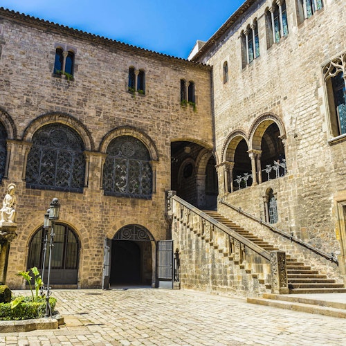 Barrio Gótico de Barcelona: App Audioguía de TouringBee