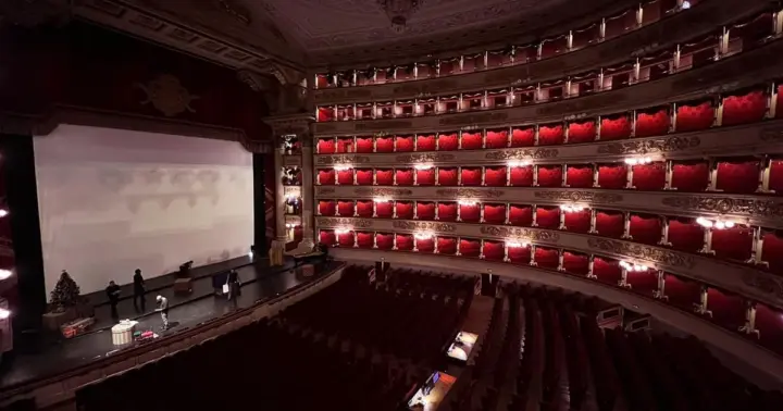 Milan: Scala Theater and Duomo Cathedral Guided Tour