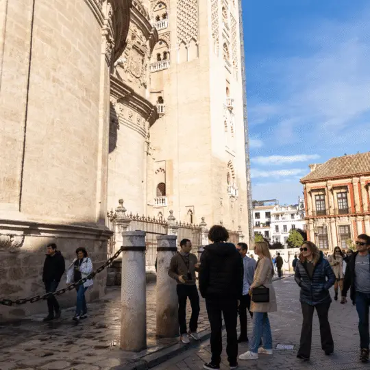 Sevilla Exclusiva: Gemas ocultas y lugares emblemáticos