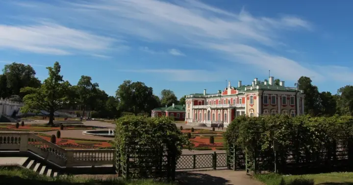 Recorrido panorámico por Tallin en vehículo