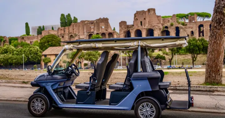 Roma: tour en carrito de golf + Coliseo y catacumbas subterráneas