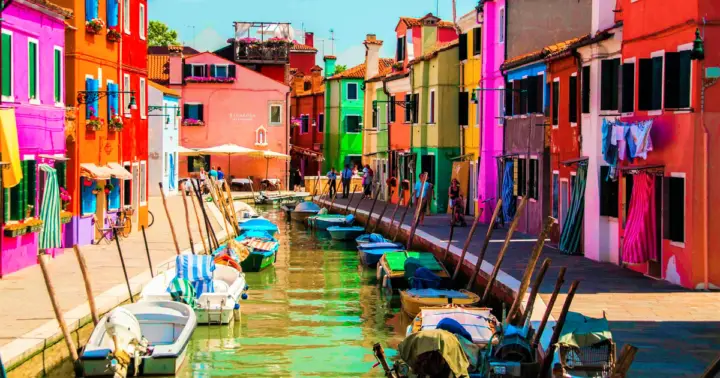 Venice: Murano and Burano Half-Day Lagoon Trip