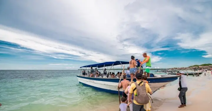Cartagena de Indias: 2x1 Islas del Rosario and Isla Baru by Speedboat