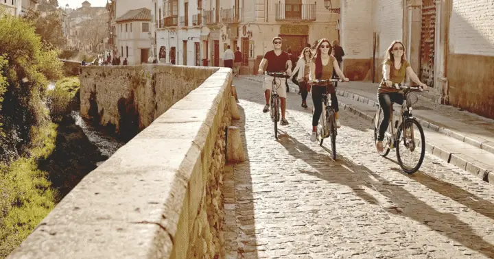 Granada: tour en bici eléctrica por el Albaicín y el Sacromonte