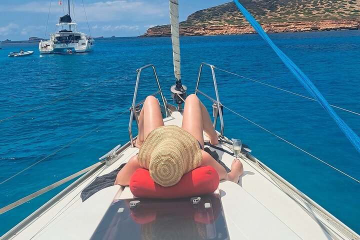 Día En Velero en Ibiza, solo hasta 7 invitados