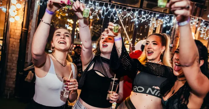London Pub Crawl: Ultimate Central London Night Out