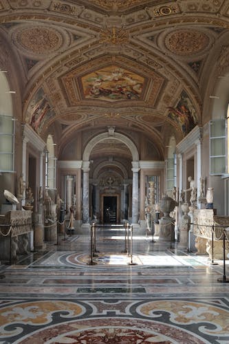 Aperitivo y entrada sin colas a los Museos Vaticanos