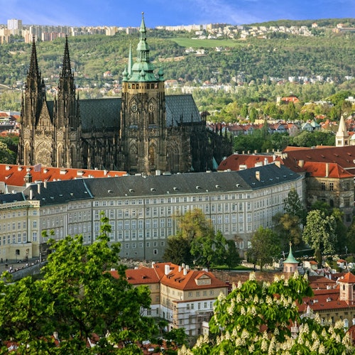 Prague: Guided City Bus Tour + Prague Castle Exterior Visit