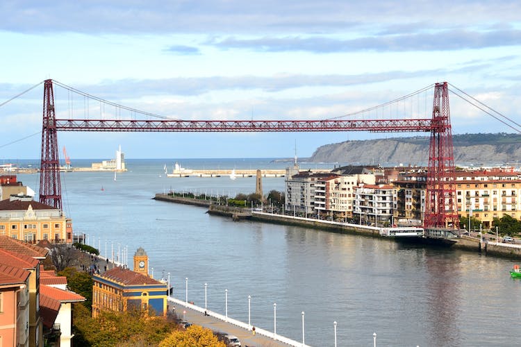 Excursión a Getxo y Puente Vizcaya en minibús desde Bilbao