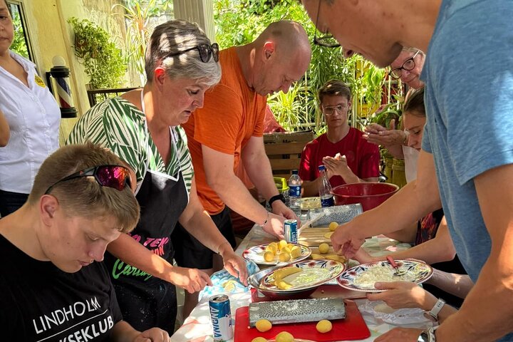 Cooking Class 4 Hours with a local Mom in Cartagena