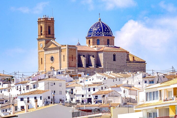 Guadalest, Altea and Algar Fountains entrance from Valencia