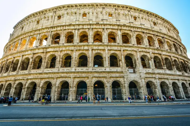 Roma: Coliseo, Foros y Palatino Recorrido narrativo con audioserie en autonomía