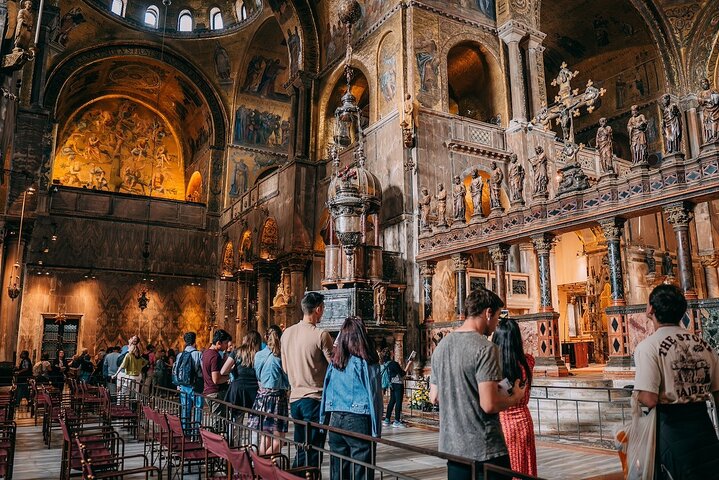 Small-group Saint Mark’s Basilica Priority Access
