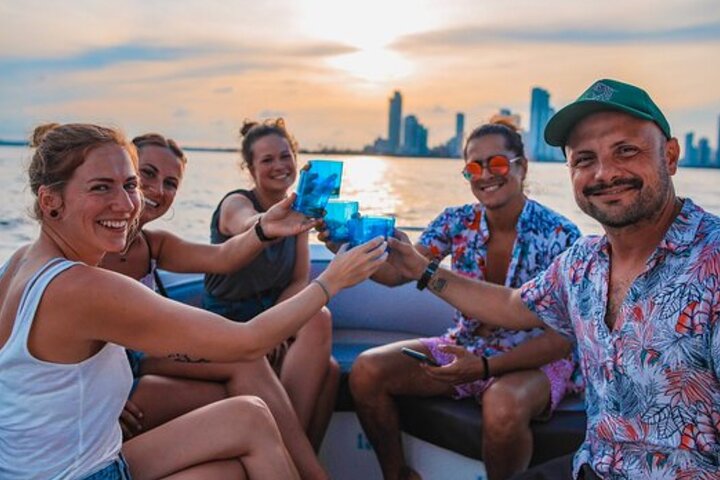 Tours atardecer en Cartagena: crucero en barco o paseo a caballo