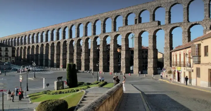 Segovia: Excursión desde Madrid con guía cultural y furgoneta