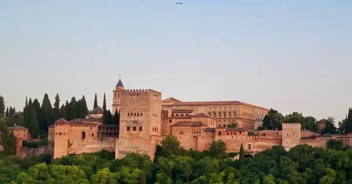 Tour de 3 horas por la Alhambra, palacios nazaríes y Generalife