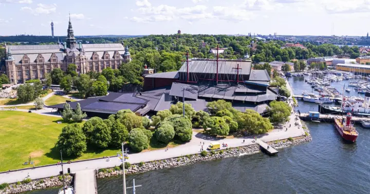 Stockholm: Royal Djurgården walk & the legendary Vasa museum