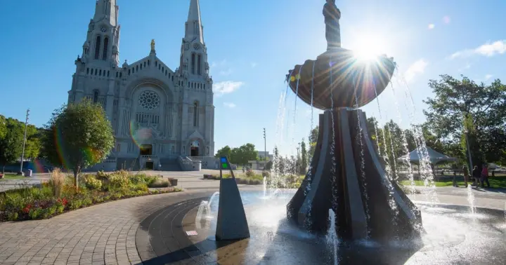 Excursión a la Costa de Beaupré con guía de habla hispana