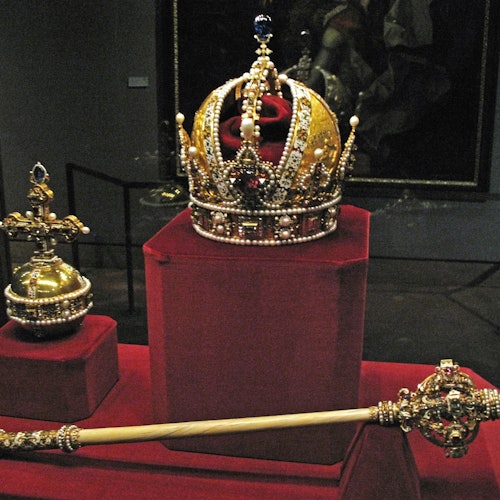 Tower of London Early-Access Guided Tour with Crown Jewels & Opening Ceremony