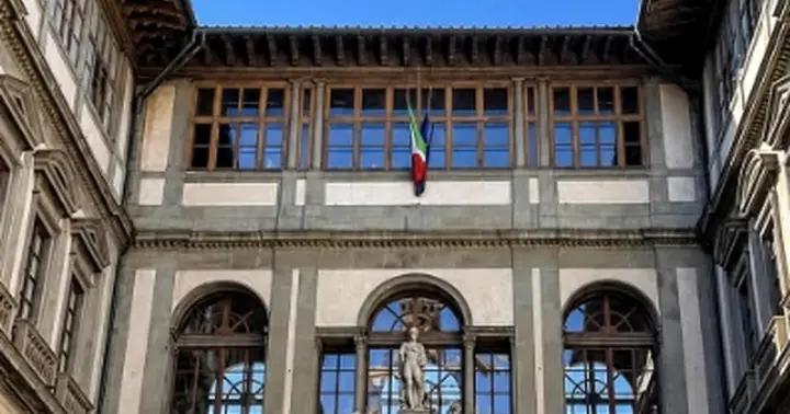 Uffizi Gallery Small-Group Tour: Love,Power & Hidden Symbols