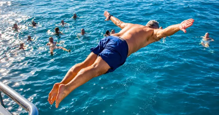 Málaga: crucero de 1,5 horas de día con parada para nadar